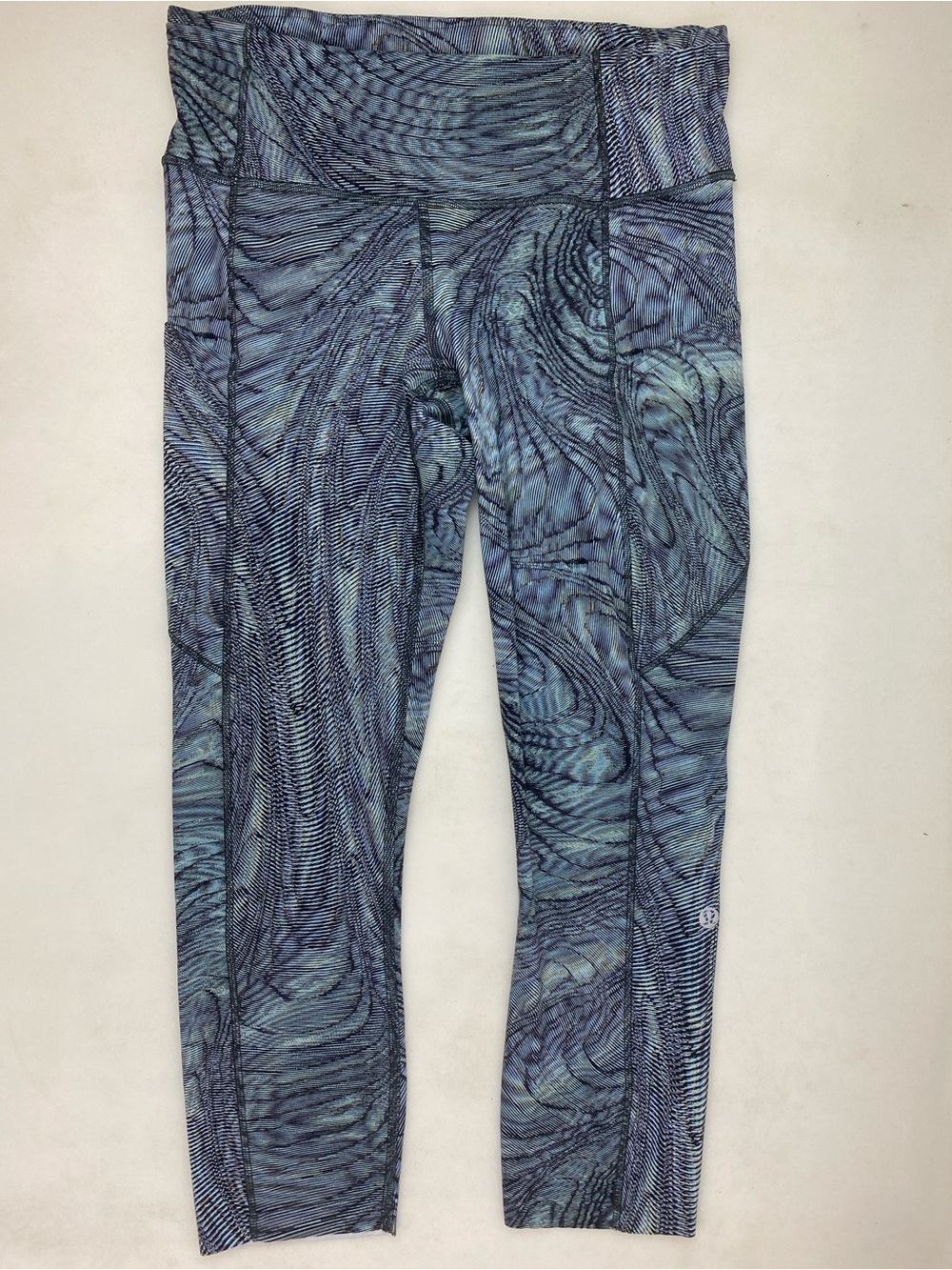 Lululemon Fast & Free Crop II Size 6 Blue Abstract Print Pocket Leggings